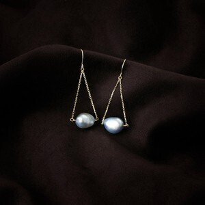 CASUCA lupearl gray スウィングピアス