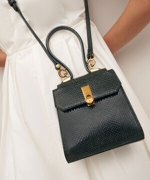 CHARLES & KEITH トップハンドル チェーンリンクトラペーズバッグ