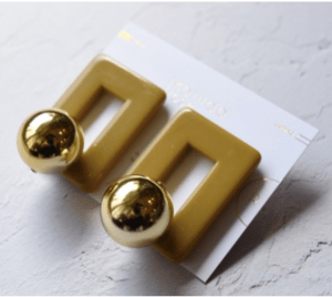 Matilda rose Acryl rectangle big ball イヤリング