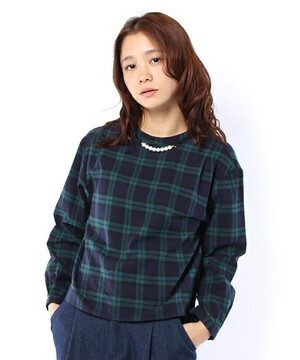 PAGEBOY ネックレス付ショート丈ハイネックブラウス