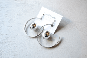 Matilda rose floating beads/イヤリング
