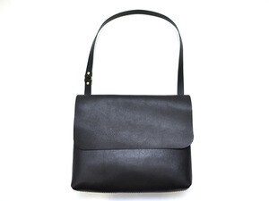 HERZ 半かぶせのシンプルショルダーバッグ
