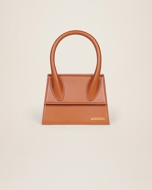 JACQUEMUS Le grand Chiquito Large signature handbag.