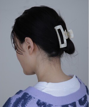 ROSE BUD マーブル柄ヘアクリップ