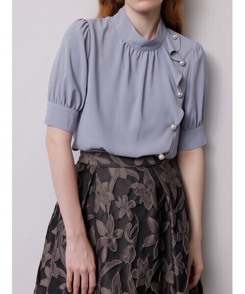 TONAL アシメ釦パフスリーブブラウス