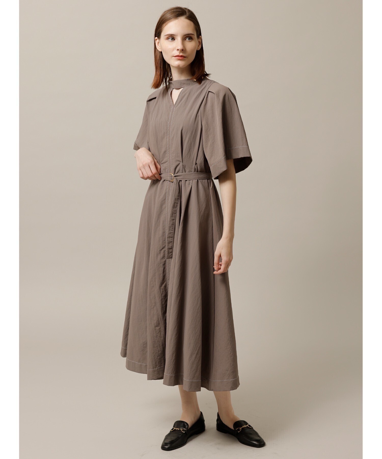 TONAL チョーカーネックフレアスリーブワンピース
