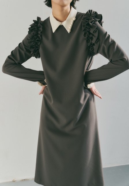 hue DAY TO EVENING FRILL DOUBLE CUFFS DRESS