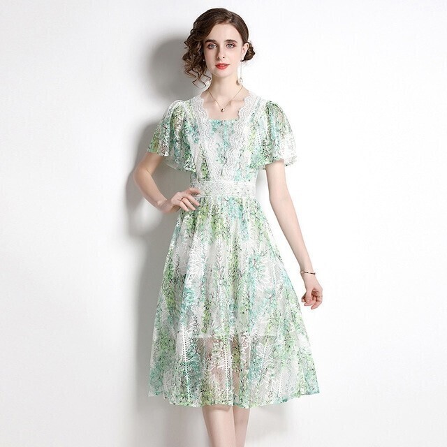 Wild Lily ケープスリーブ リーフ スパンコール レース フレア ワンピース