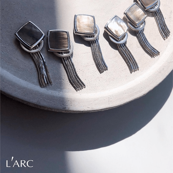 L'ARC shell button × chain pierce/earring