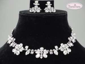 TiaraTiara 【N06】ネックレス、イヤリングセット