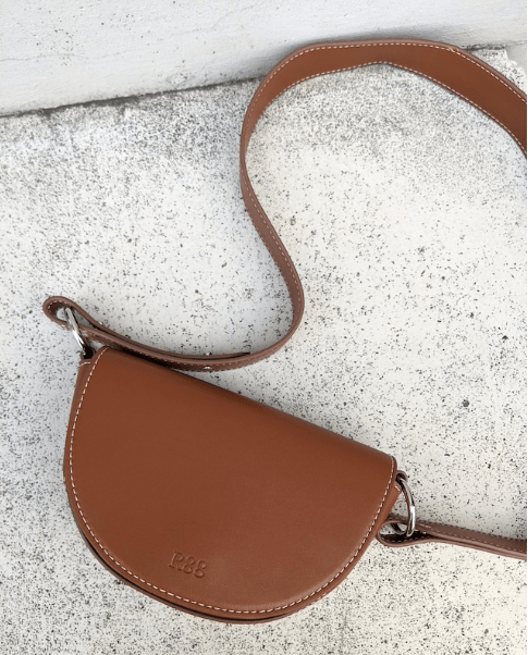 R88 half moon bag　S