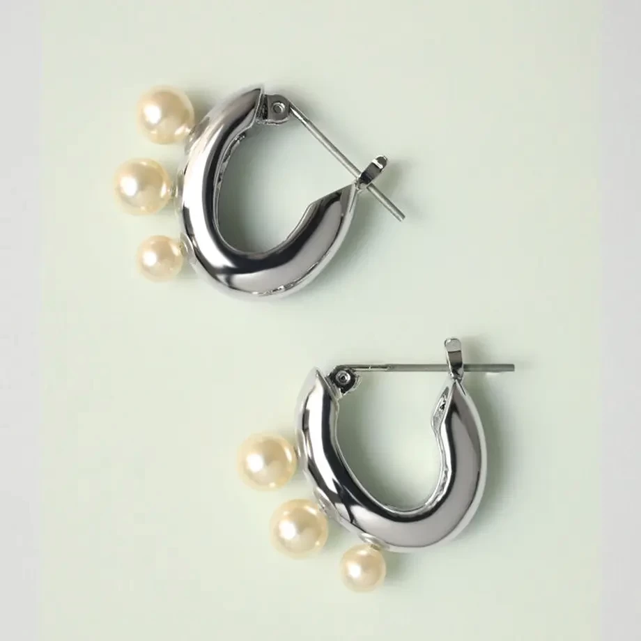 D.U.E pearl macaroni earring/pierce