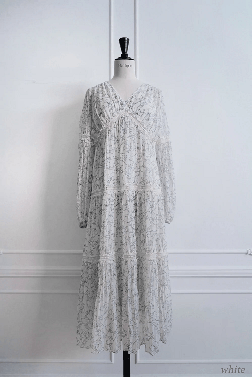 her lip to Monotone Floral Pleated Dress