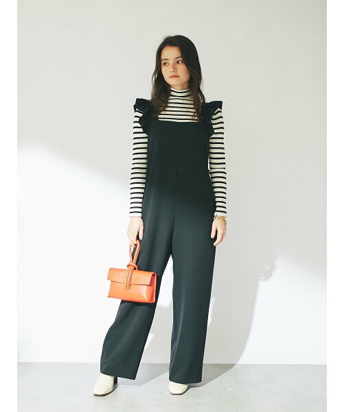 La boutique BonBon 【ワイドシルエットで大人の雰囲気】フリルトリムサロペット