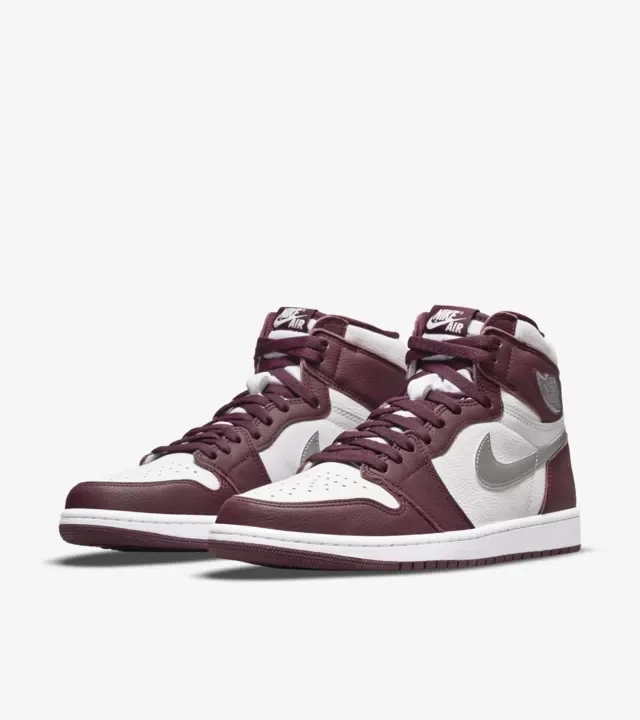 NIKE Air Jordan 1 High OG "Bordeaux"