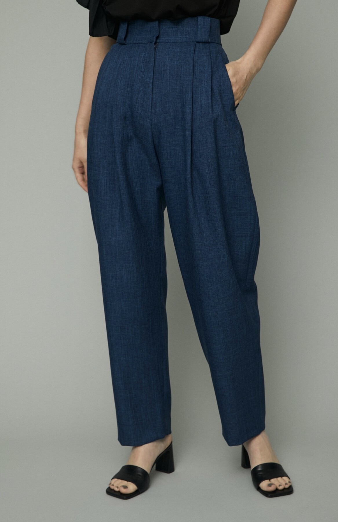HeRIN.CYE 2tuck trousers pants