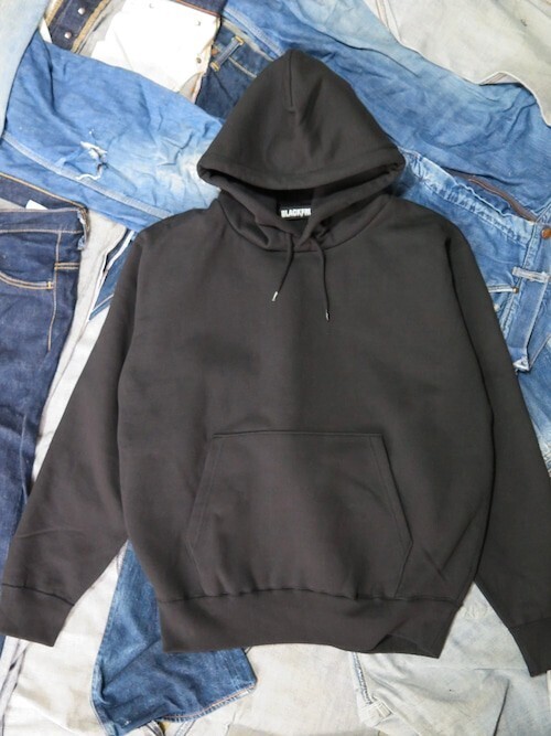 BLACKFRUIT STAR EMBROIDERY HOODED SWEATSHIRT