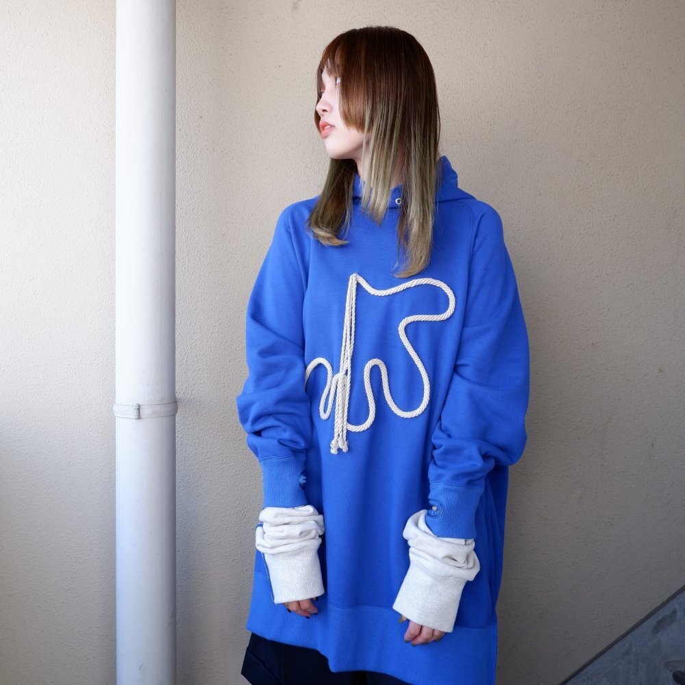 BASE MARK DOUBLE SLEEVED HOODIES