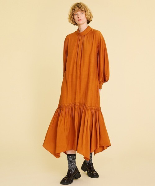 LANVIN en Bleu ロールカラーギャザヘムワンピース