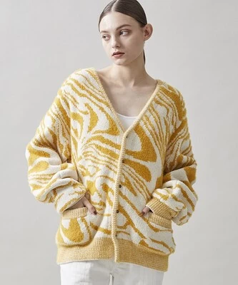 コレカウ | 川口春奈さんがCM はま寿司で着用されていたニット