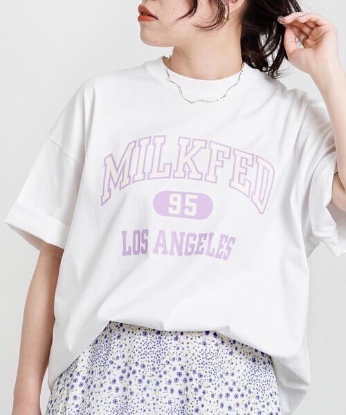 MILKFED. WIDE S/S TEE COLLEGE LOGO