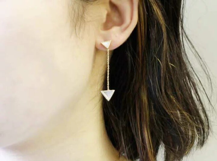 ABISTE トライアングルモチーフピアス