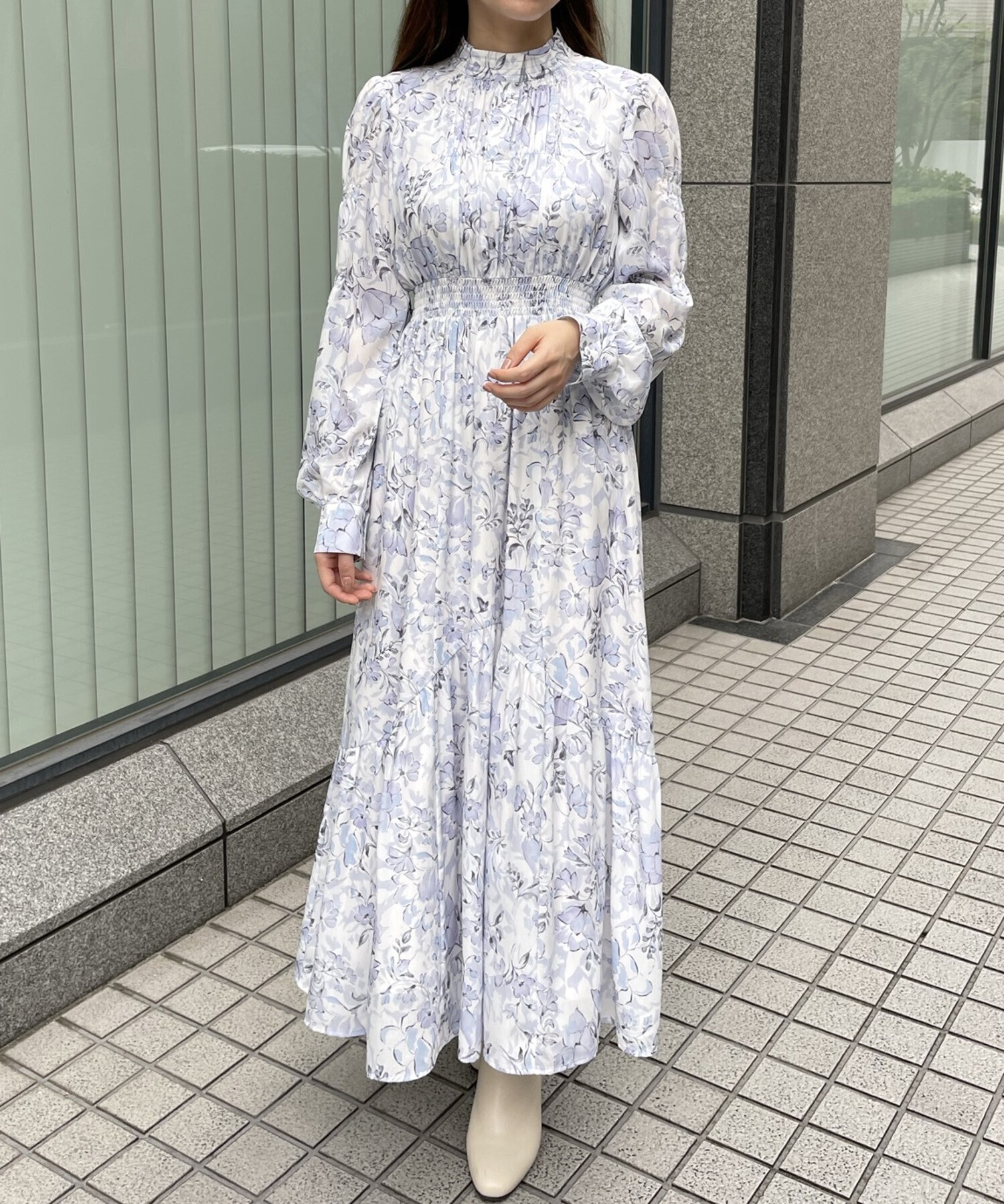 LILLIAN CARAT ケリーフラワーシャーリングデザインワンピース
