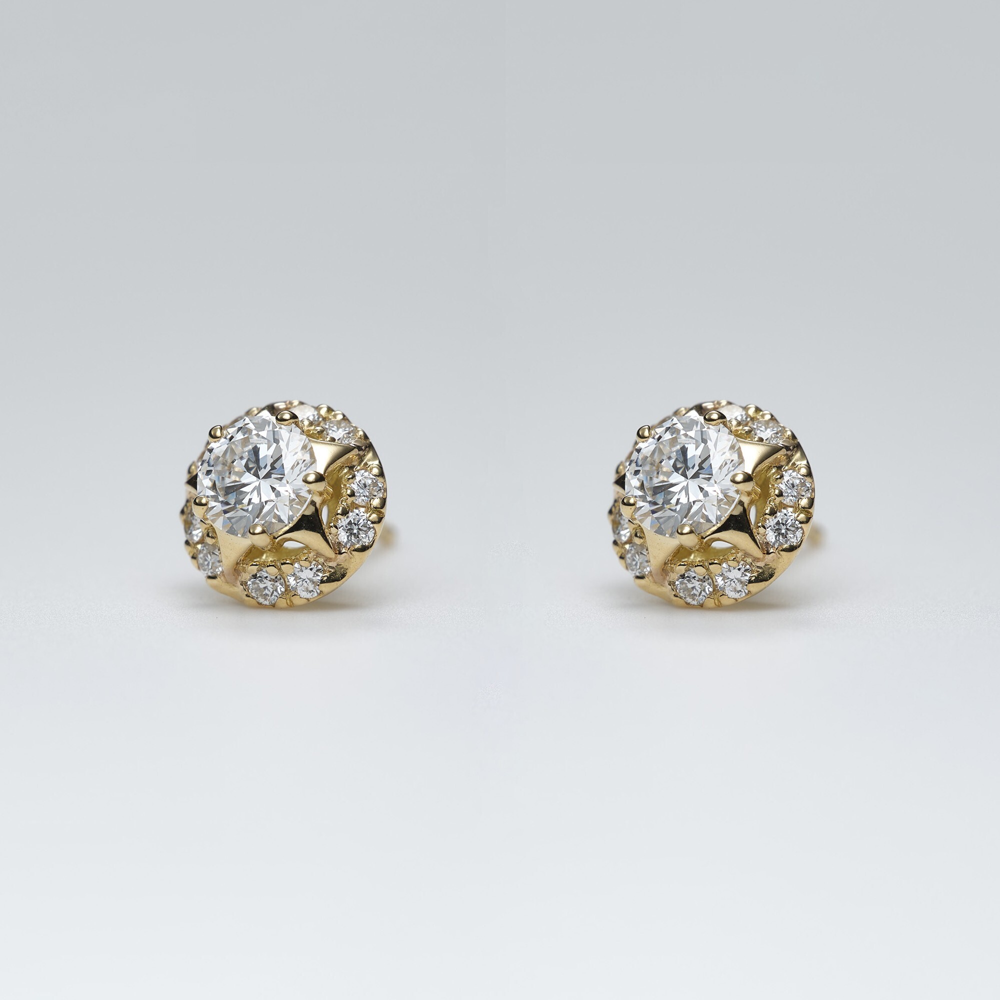 NATURALI JEWELRY K18 マカロンスターピアス0.3ct (ラボグロウンダイヤモンド )