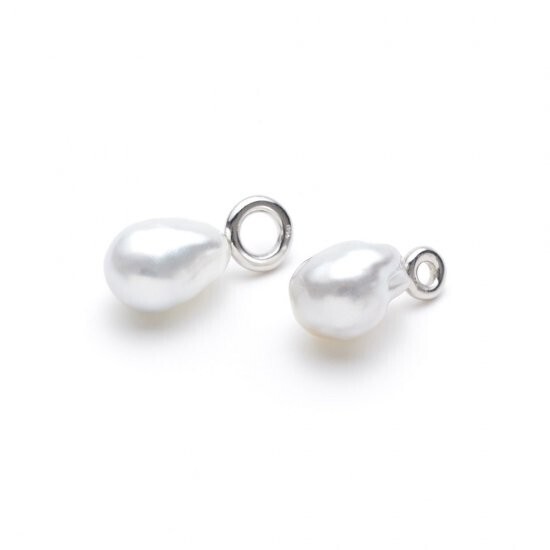 oeau baroque pearl charm