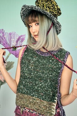 YANYAN CHO VEST IN FOREST