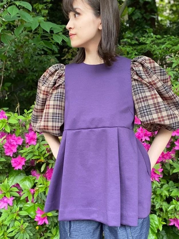 avie Import check pullover