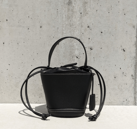 R88 pale bag【black、camel】
