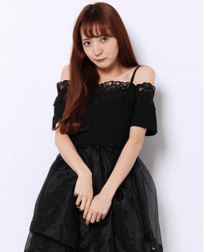 Lily Brown オフショルレースドレス