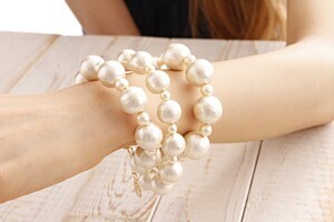 raffia Cotton+Chanel pearl bracelet