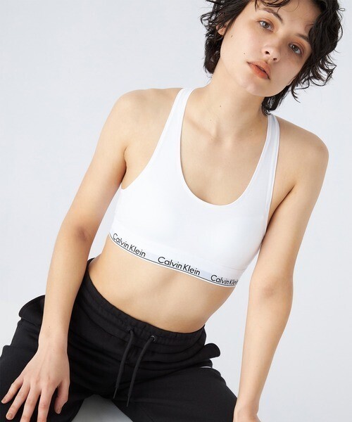 小芝風花さんが波よ聞いてくれで着用されていたカットソー - コレカウ