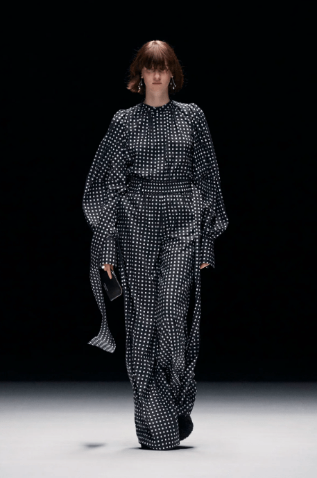 HYKE FD SQUARE PATTERN BALLOON SLEEVE SHIRT