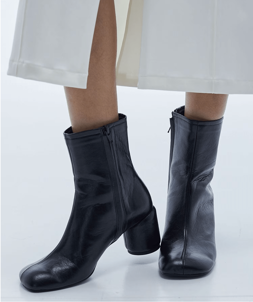 STUDIOUS Round Shaped Boots