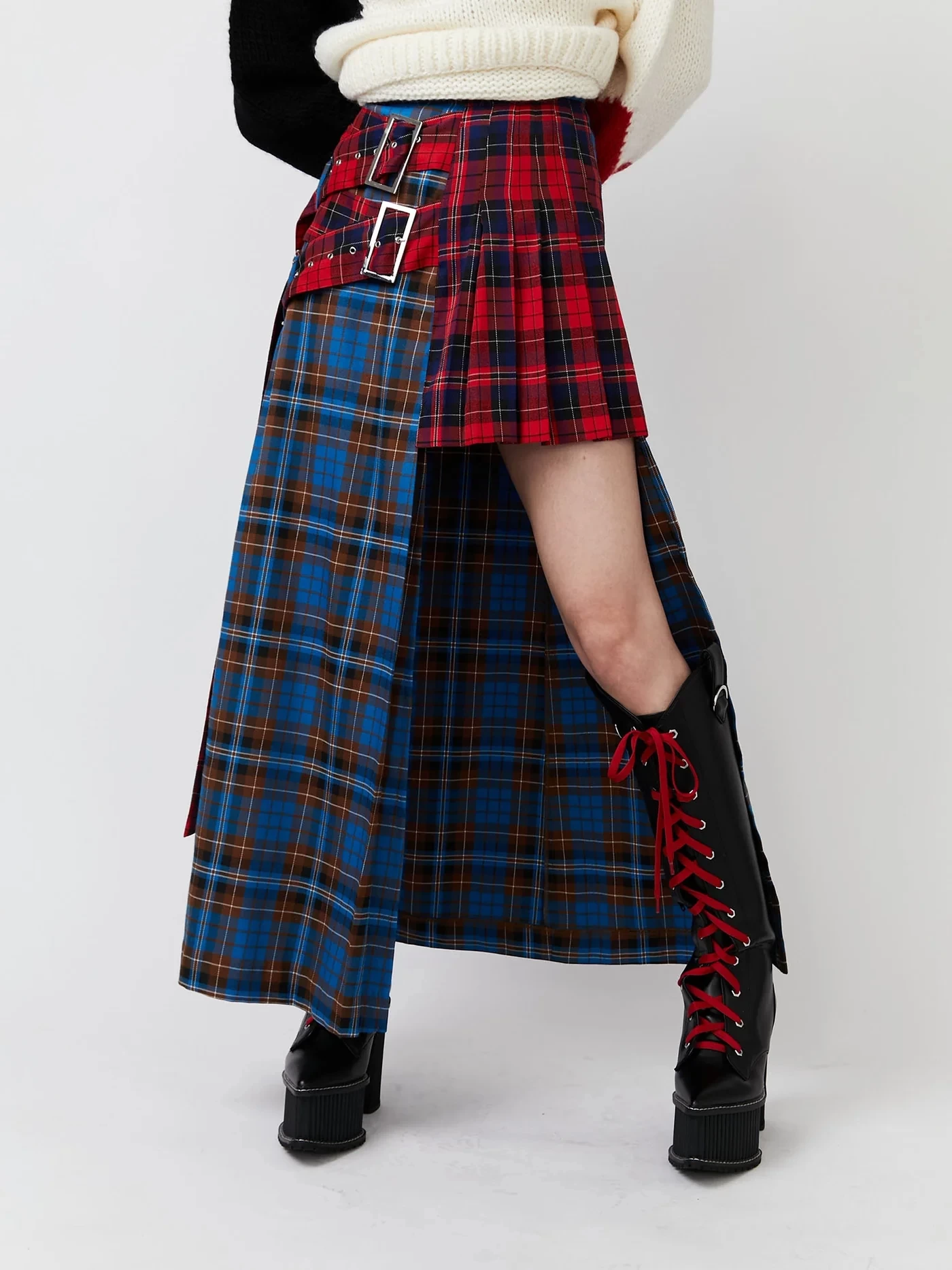 PAMEO POSE W SKIRT
