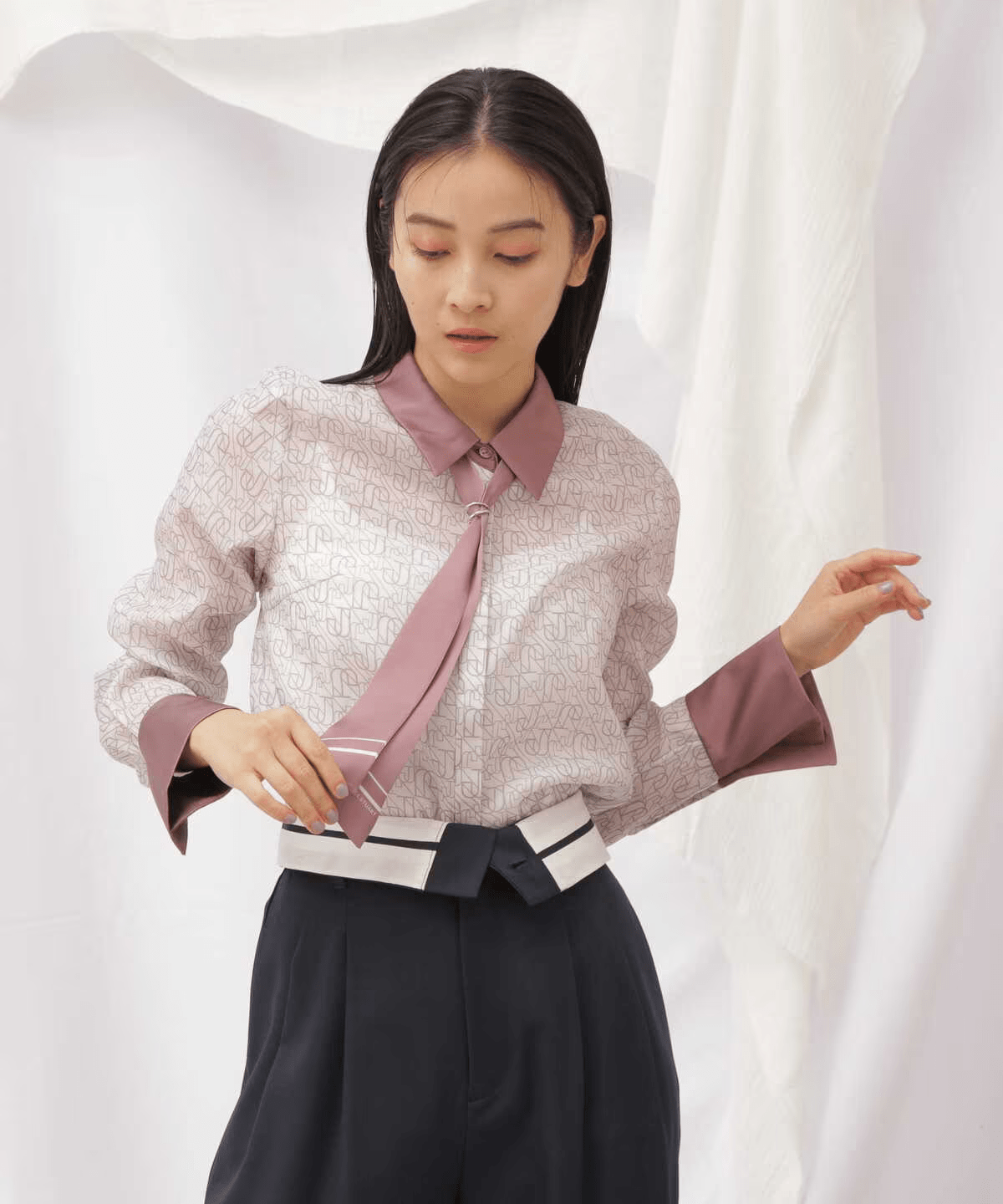 JILLSTUART モノグラムプリントブラウス