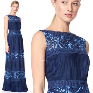 TADASHI SHOJI アップリケ付プリーツマキシワンピ