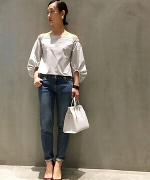 ELIN バルキースリーブオフショルダートップス