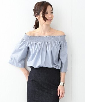 Demi-Luxe BEAMS シャーリングネック オフショルダーブラウス