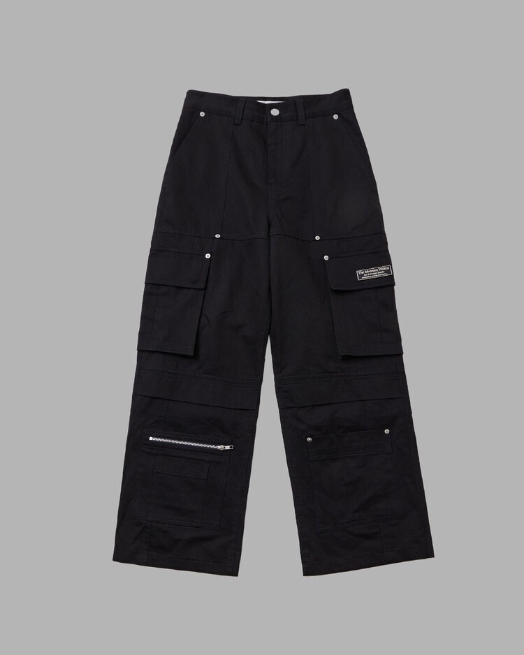 The Museum Visitor METAL LOGO CARGO PANTS