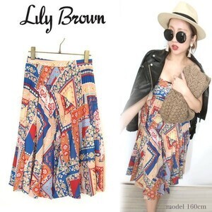 Lily Brown ランダム花柄プリーツスカート