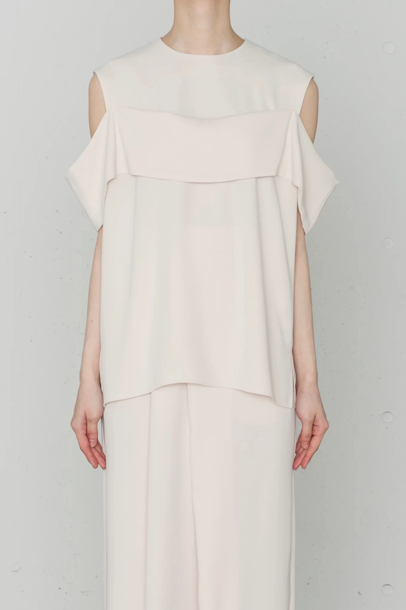 HYKE SATIN TOP