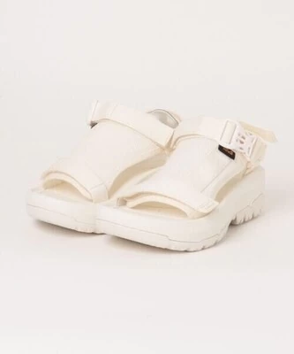 コレカウ | 本田翼さんがInstagramで着用されていたシューズ