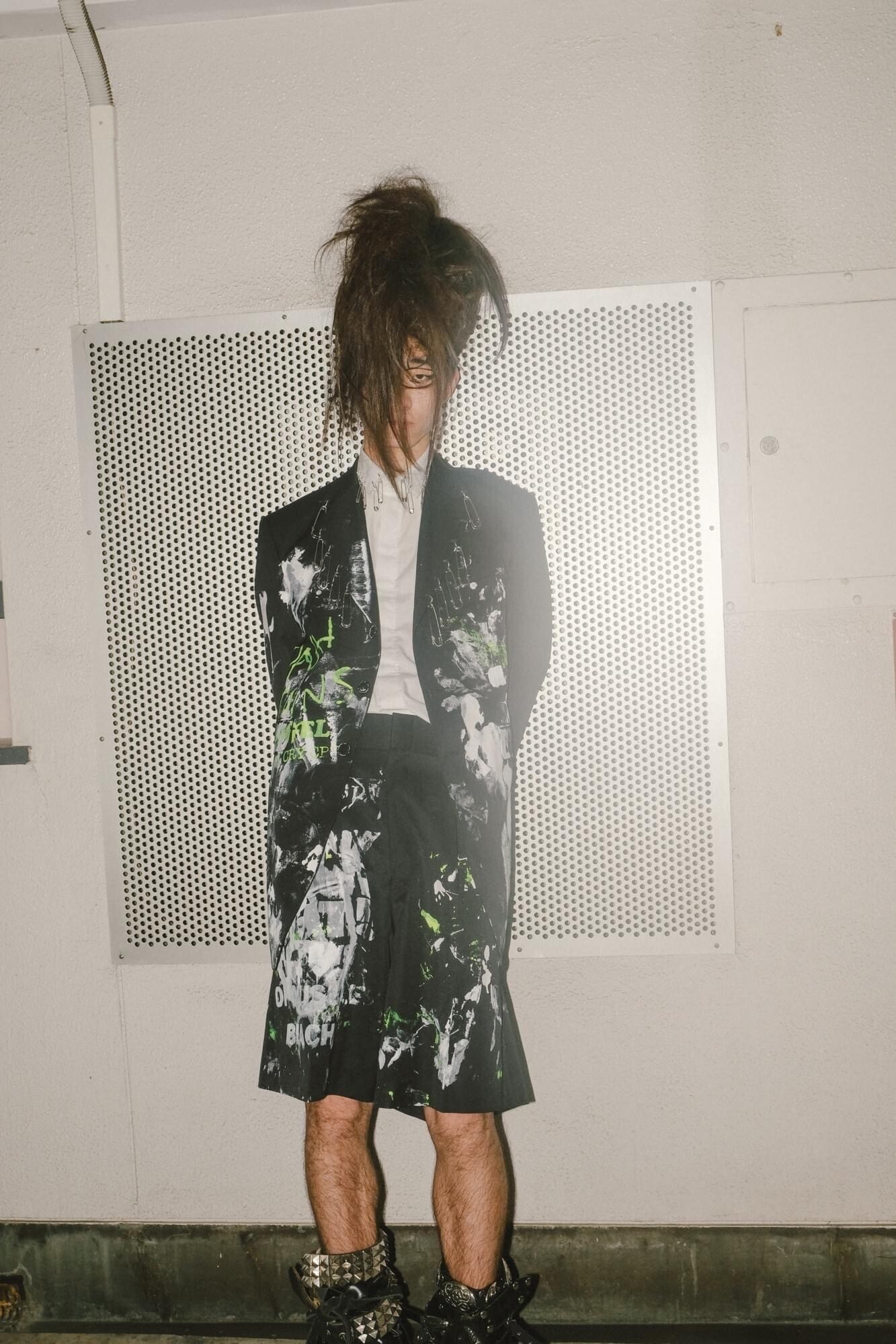 コレカウ | 松村北斗さんがTHE MUSIC DAY 2024で着用されていたパンツ
