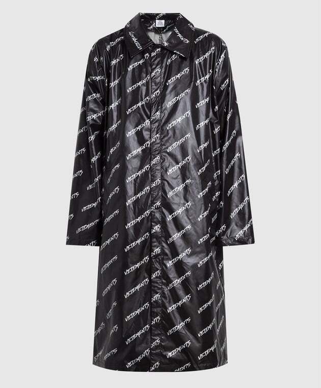 VETEMENTS BLACK RAINCOAT WITH LOGO PRINT