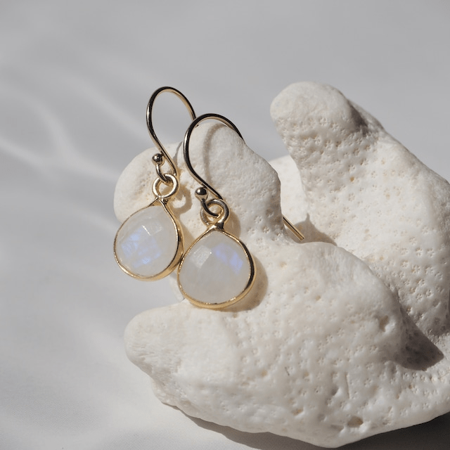 MU Rainbow Moonstone マロンピアス