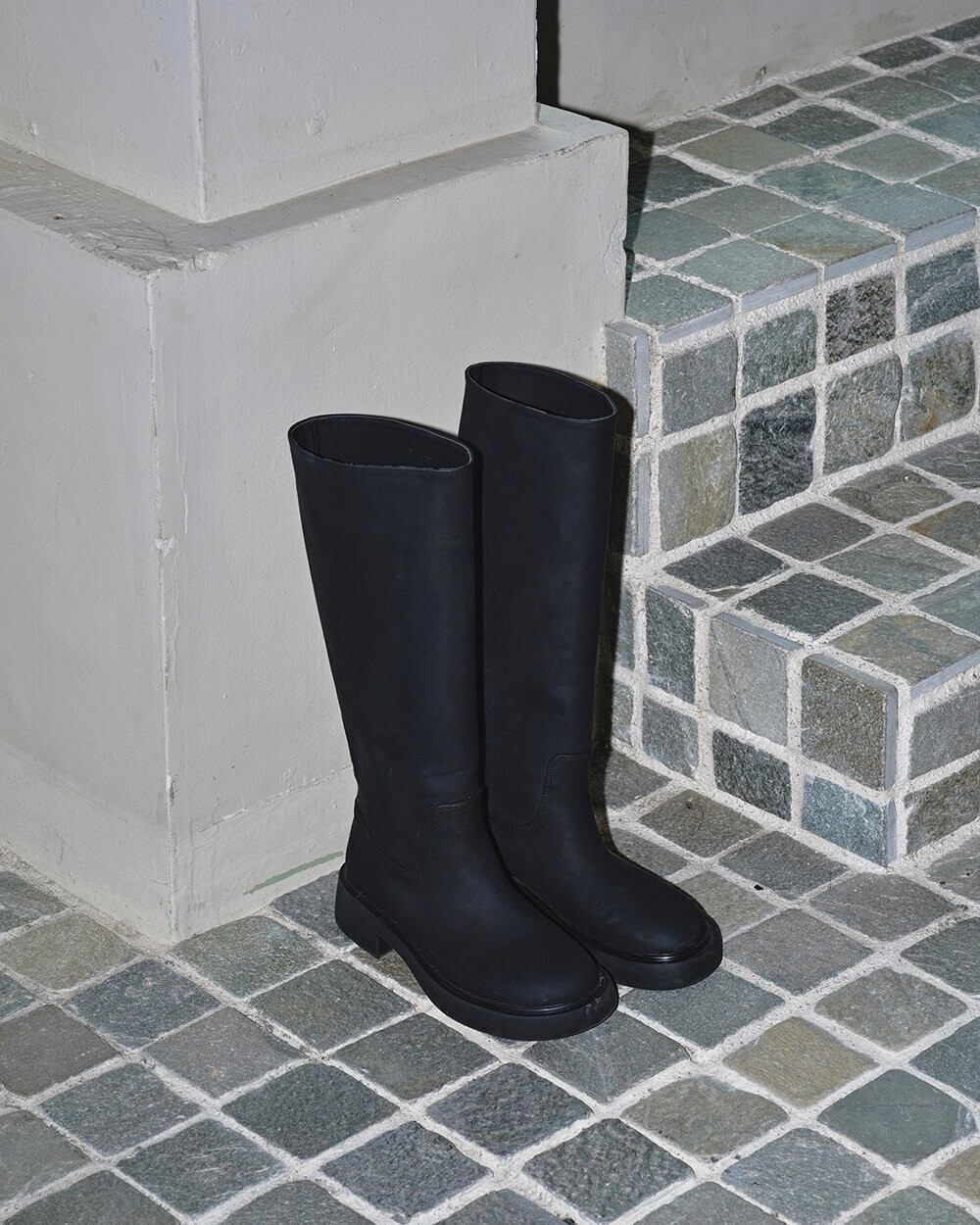 コレカウ | 本田翼さんがInstagramで着用されていたシューズ